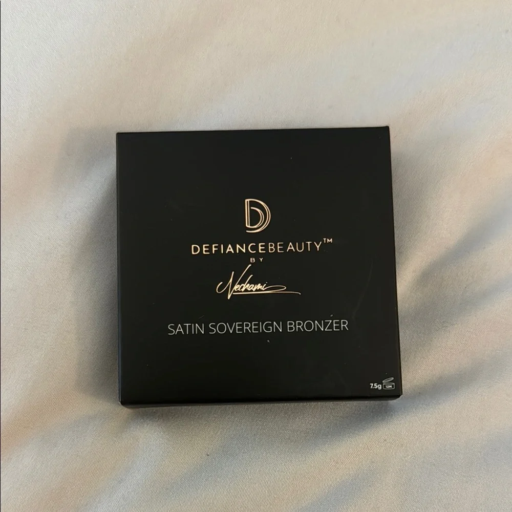 Defiance Beauty Satin Sovereign Bronzer